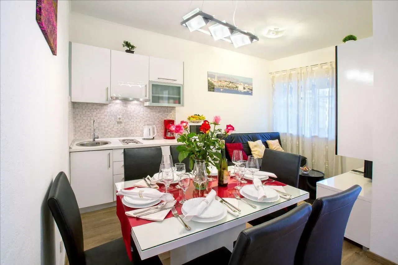 ספליט Apartments Dora